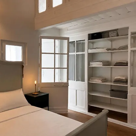 Charming House - Old Port And Castle Within Walking Distance